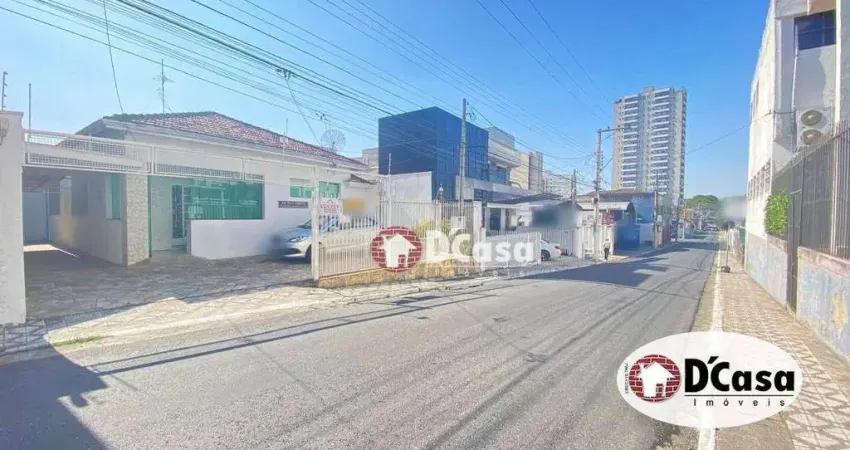 Casa à venda com 4 quartos, para fim comercial, na Rua Doutor Souza Alves, bairro Centro, Taubaté-SP.