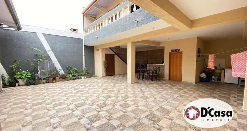 Casa térrea à venda com 4 quartos e edícula assobradada, bairro Flor do Valle, Tremembé - SP.