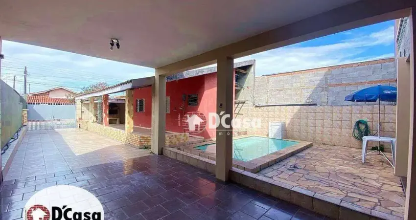 Sobrado à venda com 3 quartos, edícula e piscina, bairro Dos Eucaliptos, Tremembé - SP.