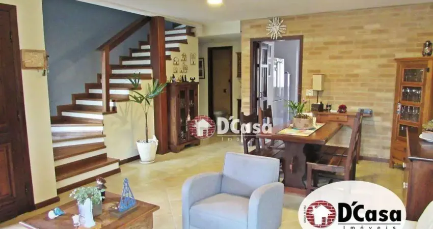 Gracioso sobrado à venda com 4 quartos e área gourmet com piscina, no Taubaté Village, Taubaté-SP.
