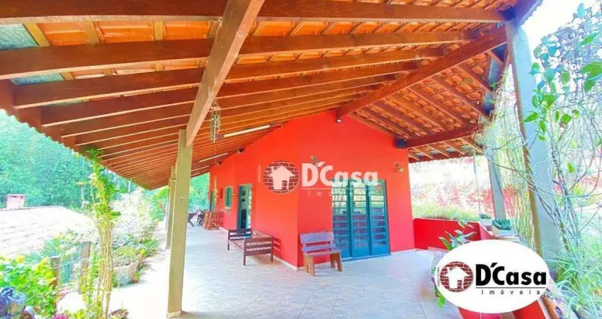 Chácara à venda de 15.260m2, com casa e rancho avarandados, 02 lados privativos, localizado no condomínio Chácaras Cataguá, Taubaté-SP.