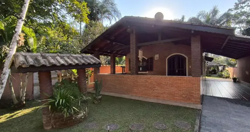 Casa para Venda em Peruíbe, Guaraú, 2 dormitórios, 1 banheiro, 3 vagas