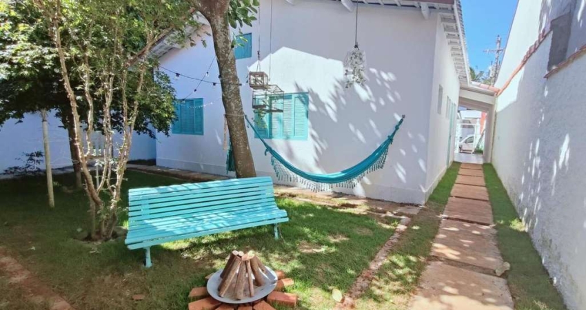 Casa na Praia para Venda em Peruíbe, Stella Maris, 4 dormitórios, 1 suíte, 3 banheiros, 4 vagas