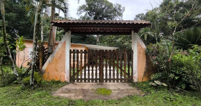 Casa para Venda em Peruíbe, Guaraú, 1 dormitório, 1 banheiro, 3 vagas