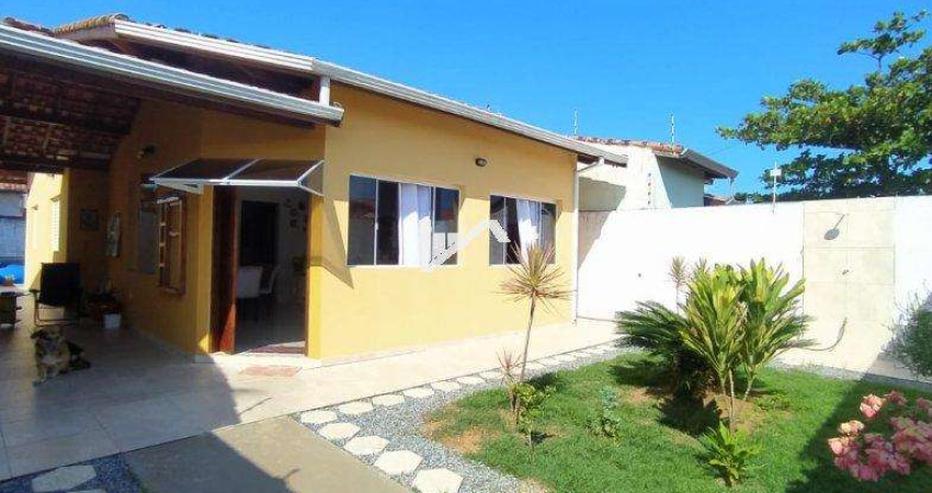 Casa para Venda em Itanhaém, Jardim Regina, 3 dormitórios, 1 suíte, 1 banheiro, 3 vagas