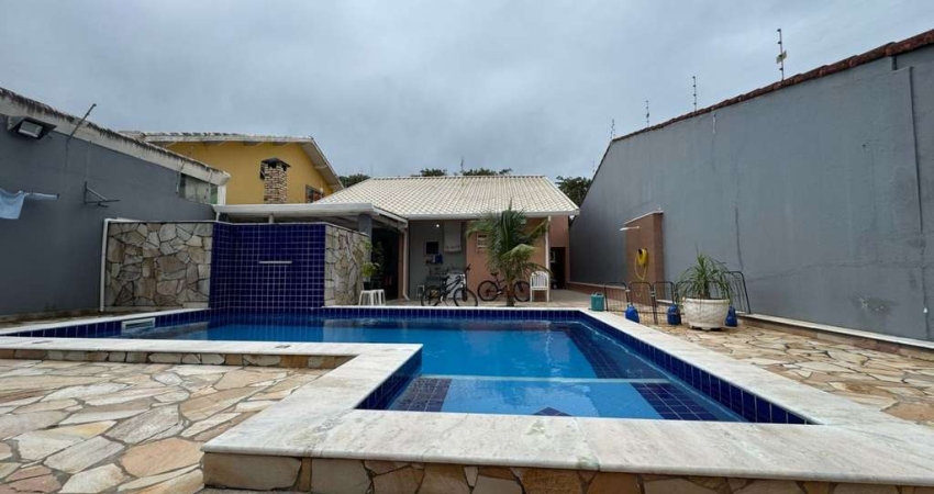 Casa para Venda em Peruíbe, Balneário Novaes, 3 dormitórios, 1 suíte, 1 banheiro, 4 vagas