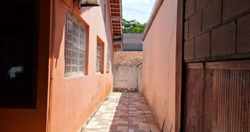 Casa para Venda em Peruíbe, centro, 2 dormitórios, 2 banheiros, 1 vaga