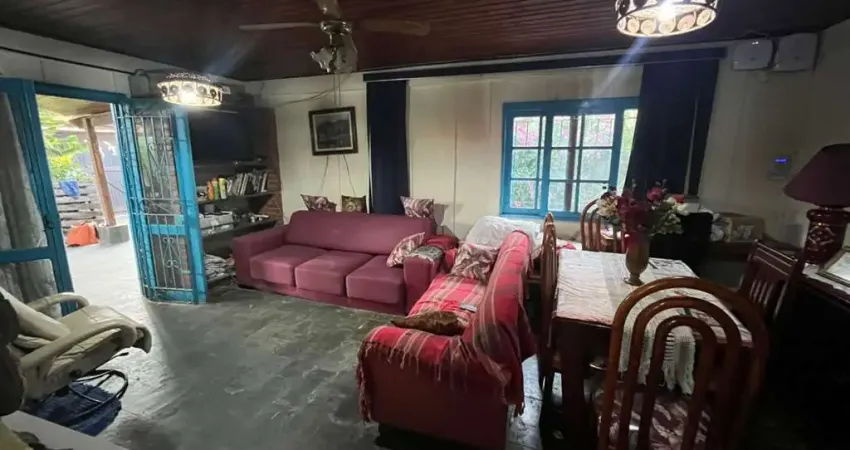 Casa para Venda em Itanhaém, Jardim Regina, 3 dormitórios, 1 suíte, 1 banheiro, 3 vagas