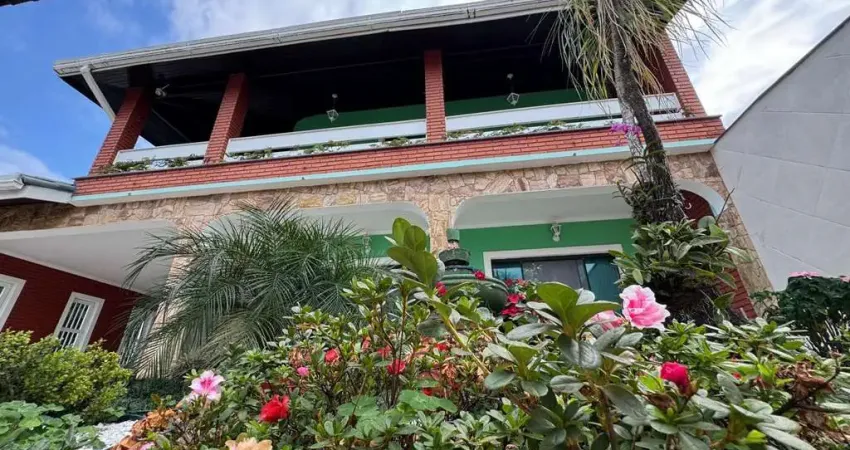 Casa Alto Padrão para Venda em Peruíbe, Balneario Stella Maris, 4 dormitórios, 1 suíte, 1 banheiro, 6 vagas