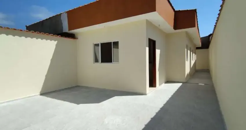 Casa para Venda em Itanhaém, LOTY, 2 dormitórios, 1 suíte, 1 banheiro, 2 vagas