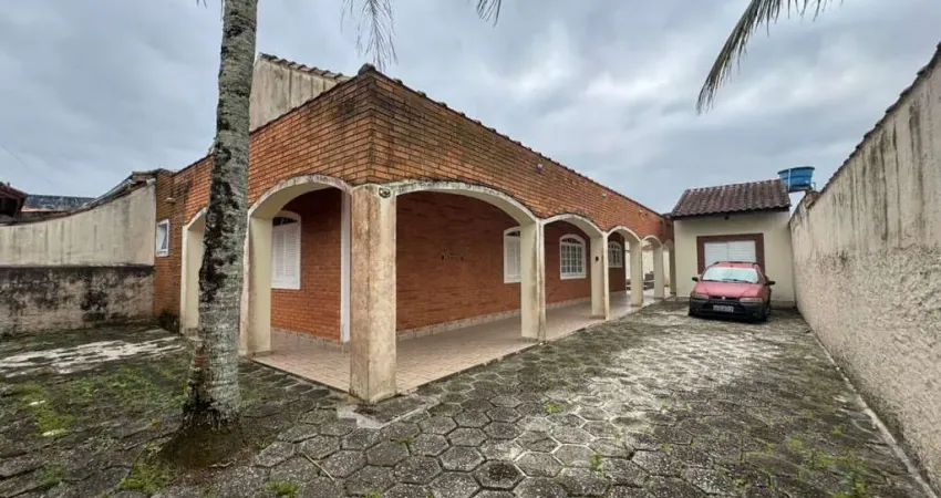 Casa para Venda em Itanhaém, Jardim Grandesp, 3 dormitórios, 1 banheiro, 3 vagas