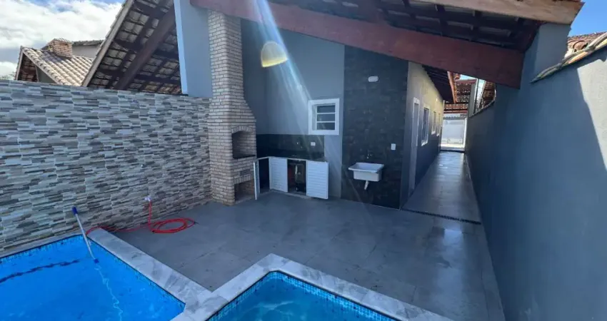 Casa com piscina, suíte e espaço gourmet no bairro josedy em peruíbe – lado praia