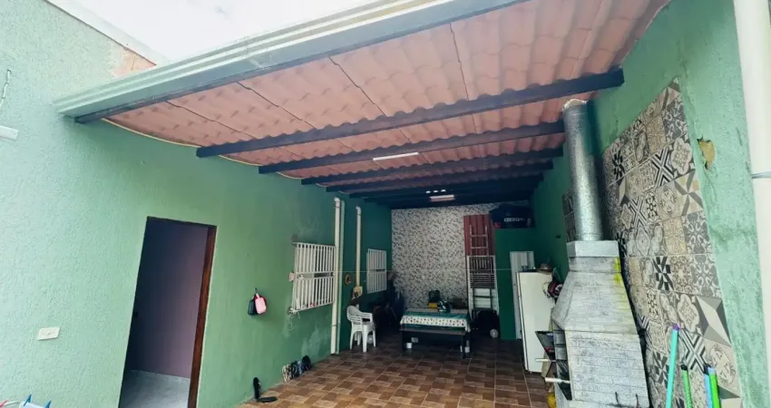 Casa com área gourmet a 500m da praia no balneário gaivota em itanhaém