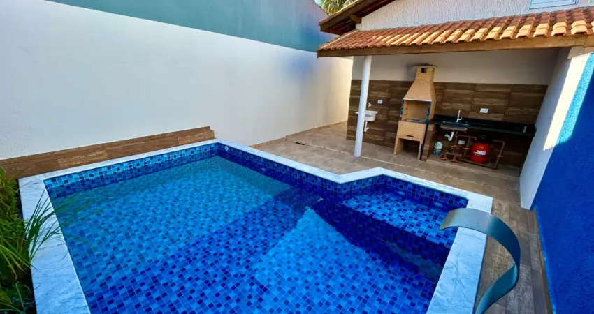 Casa no bairro nova itanhaém em itanhaém, lado serra a 1000m da rodovia com 02 dormitórios (1 suíte), piscina, área gourmet e vaga para 02 automóveis