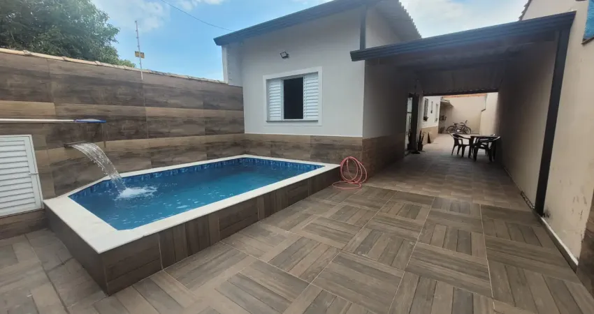 Casa com área gourmet a 100m da rodovia na vila herminda em peruíbe