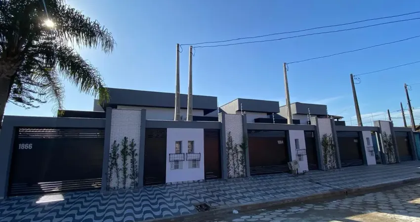 Casa com piscina no cibratel 2 – 3 dormitórios, 2 suítes e aceita financiamento!