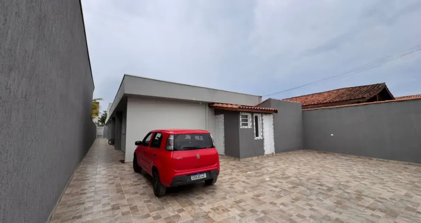 Casa com piscina e área gourmet no cibratel 2 – a 1200m da praia e aceita financiamento!