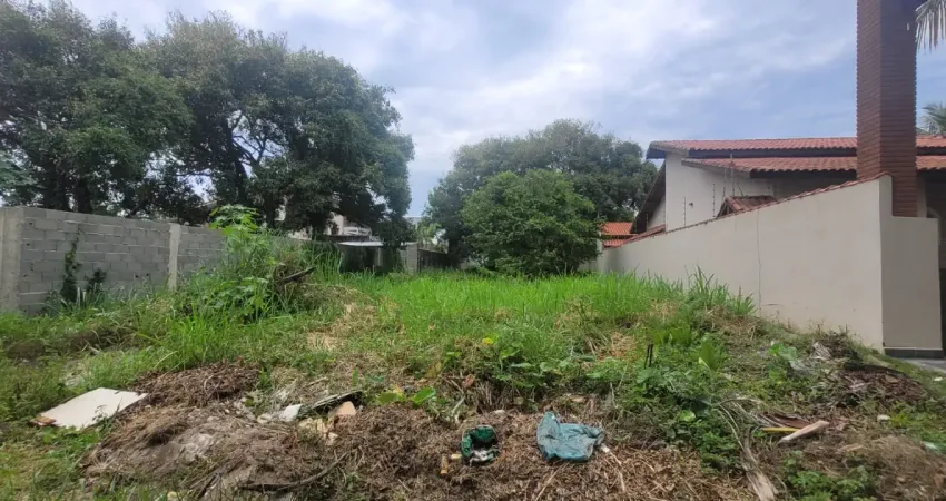 Terreno com 392m² no convento velho em peruíbe – lado praia a 300m do mar, rua calçada e escritura