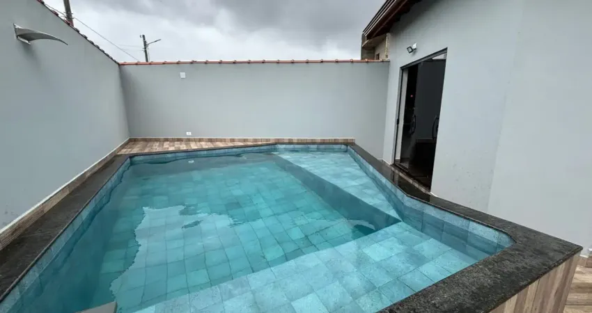 Casa com piscina e área gourmet em peruíbe – 3 quartos (1 suíte), escritura e ótimo espaço