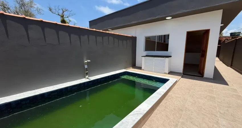 Casa com Piscina no Luizamar Mirim em Itanhaém – Aceita Financiamento