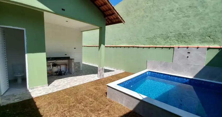 Casa com Piscina no Jardim das Palmeiras em Itanhaém – Aceita Financiamento