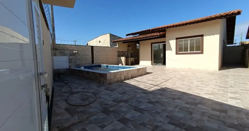 Casa com Piscina e Cascata no Bairro Tupy em Itanhaém – Aceita Financiamento