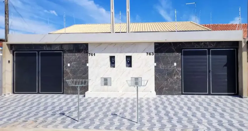 Casa para Venda em Itanhaém, Savoy, 2 dormitórios, 1 suíte, 1 banheiro, 2 vagas