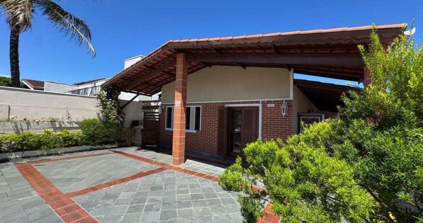 Casa Alto Padrão para Venda em Peruíbe, Balneario Josedy, 4 dormitórios, 3 suítes, 2 banheiros, 4 vagas