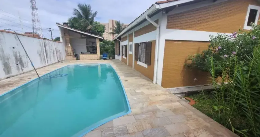 Casa Alto Padrão para Venda em Peruíbe, centro, 4 dormitórios, 1 suíte, 4 banheiros, 5 vagas