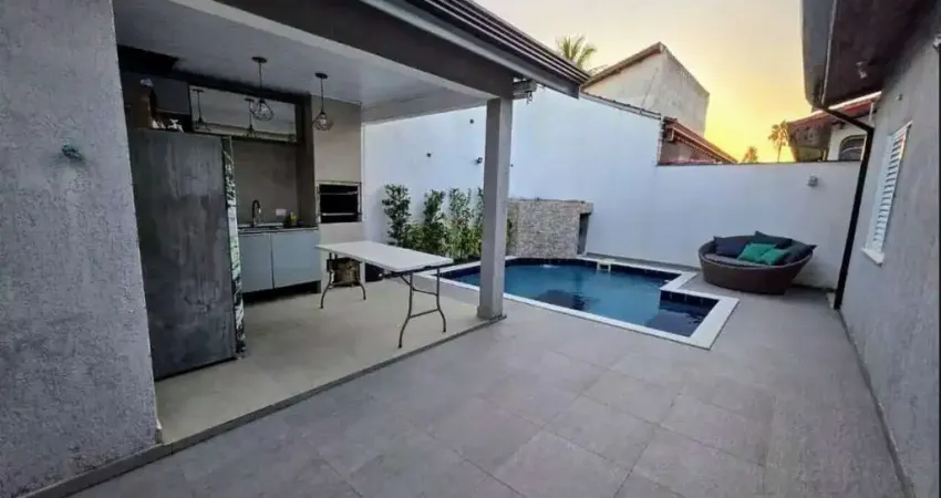 Casa para Venda em Peruíbe, Balneário Três Marias, 3 dormitórios, 1 suíte, 1 banheiro, 4 vagas