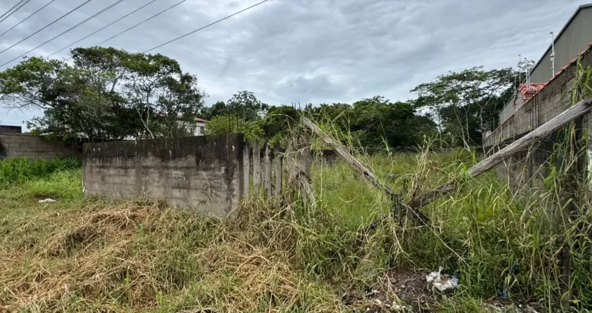 Terreno localizado lado praia a 950 metros da praia em rua de terra