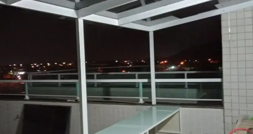 Apartamento localizado lado praia com 3 quartos sendo 1 suíte, possui area gourmet com churrasqueira, piscina, salão de festas, salão de jogos e quadra poliesportiva