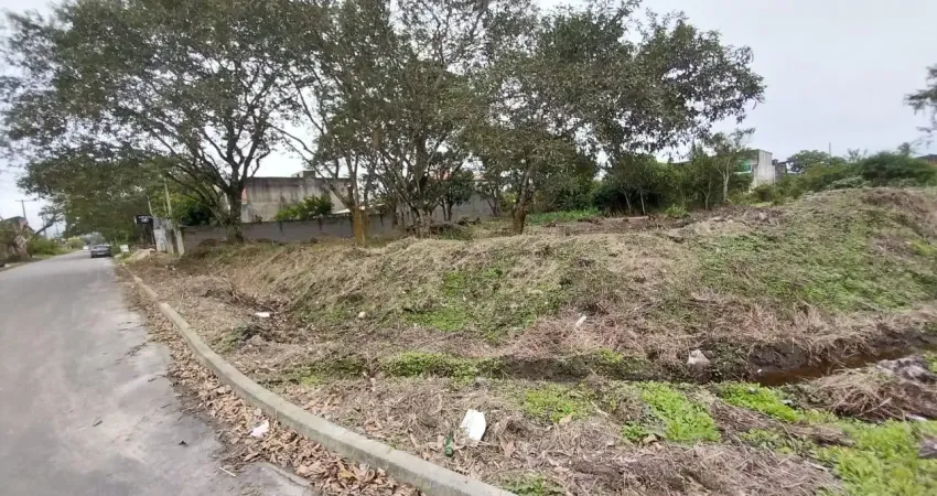 Terreno localizado lado serra no bairro Jardim Somar em Peruíbe a 250 metros da rodovia com 762m², escritura definitiva e aceita financiamento bancário