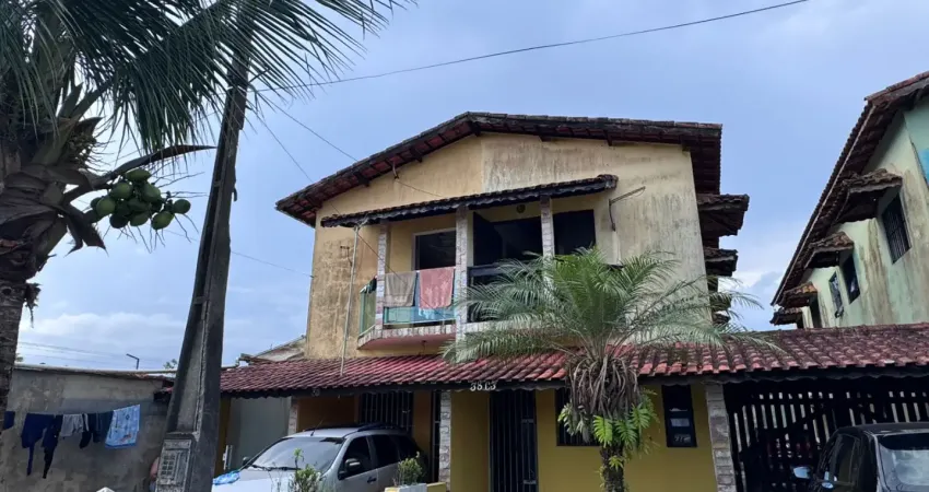 Casa localizada em Itanhaém, lado praia à 700m do mar, rua calçada, 2 quartos, churrasqueira, jardim, vaga para 2 carros