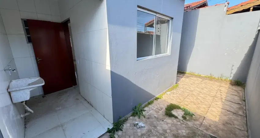 Casa em condomínio lado praia a 100 m do mar, 2 suítes, 1 vaga – aceita financiamento