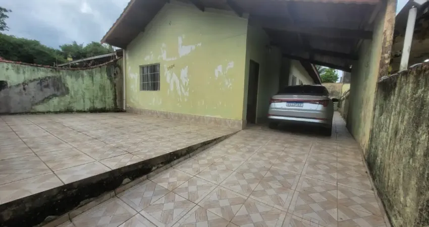 Casa localizada lado praia no Jardim Márcia em Peruíbe, a 1,2 km do mar, com 250 m², 3 quartos sendo 1 suíte, 2 banheiros, 1 sala, 1 cozinha, churrasqueira e vaga para 2 automóveis – Escritura