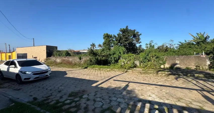 Terreno localizado lado praia em Itanhaém, a 250 m da praia, com documentação em escritura.