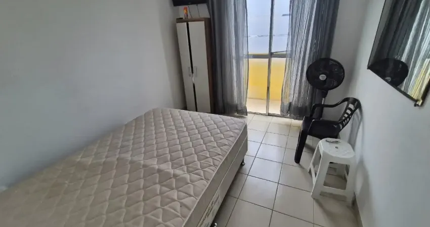 Apartamento localizado lado, praia a 2000 metros do mar em rua pavimentada, com 2 quartos, possui Área gourmet, churrasqueira, salão de festas, quadra poliesportiva, playground - Contrato