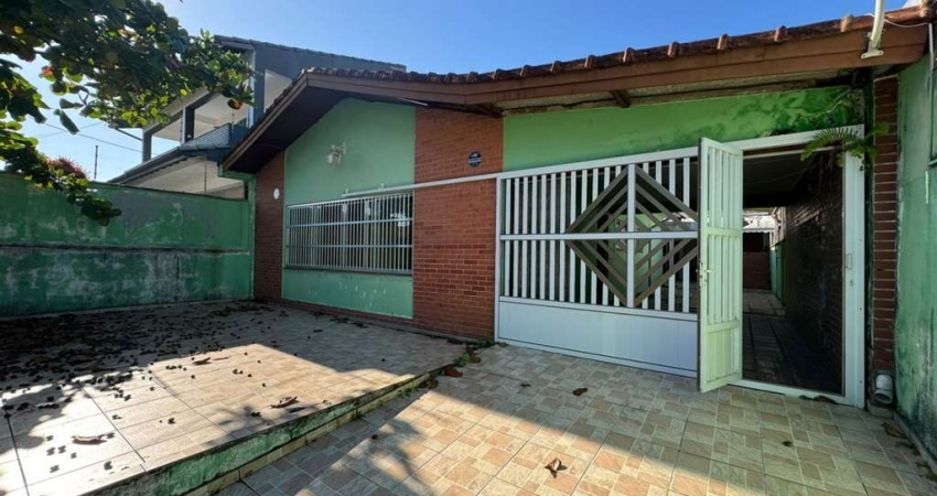 Casa para Venda em Peruíbe, São João Batista, 2 dormitórios, 1 suíte, 1 banheiro, 4 vagas
