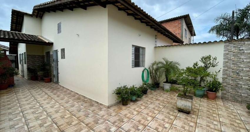 Casa para Venda em Itanhaém, Jardim Regina, 2 dormitórios, 1 suíte, 1 banheiro, 3 vagas