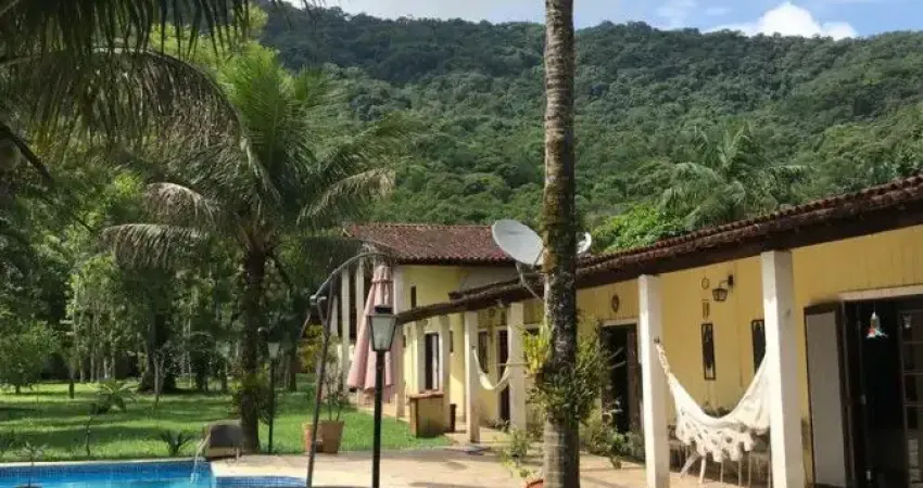 Chácara com 3 quartos, piscina e área gourmet em Iguape.