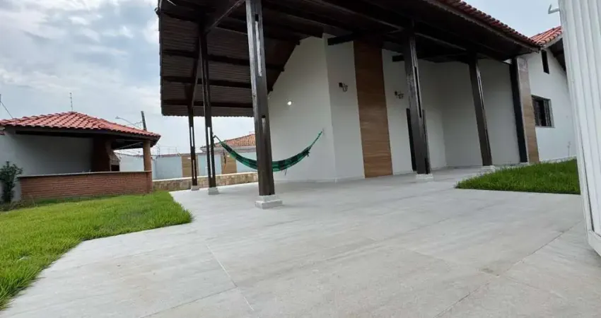 Casa para Venda em Itanhaém, Praia do Sonho, 4 dormitórios, 2 suítes, 1 banheiro, 4 vagas