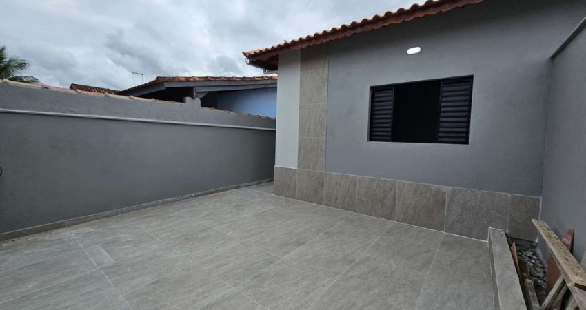 Casa para Venda em Mongaguá, Florida, 3 dormitórios, 2 banheiros, 2 vagas