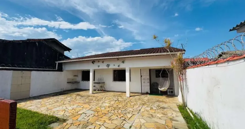 Casa para Venda em Itanhaém, Jardim Grandesp, 3 dormitórios, 1 suíte, 3 banheiros, 5 vagas