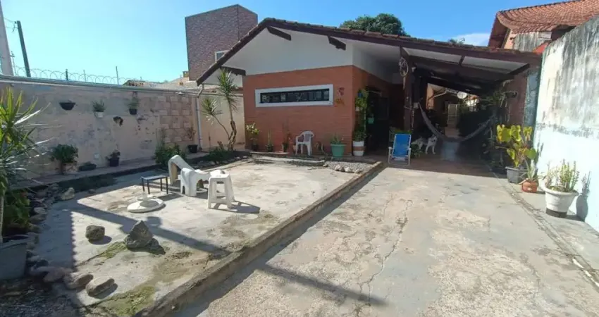 Casa para Venda em Itanhaém, LOTY, 5 dormitórios, 2 banheiros, 3 vagas
