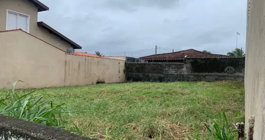 Terreno à 100m do mar com liberação ambiental em Itanhaém.