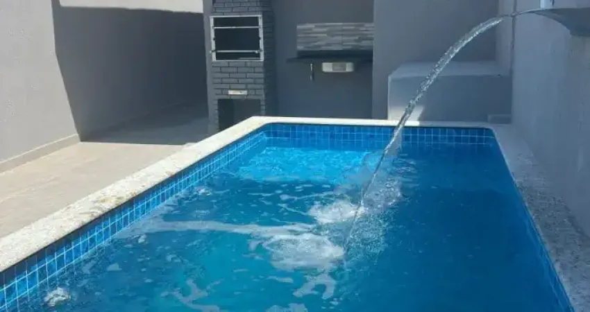 Casa geminada com piscina e churrasqueira, no bairro gaivota