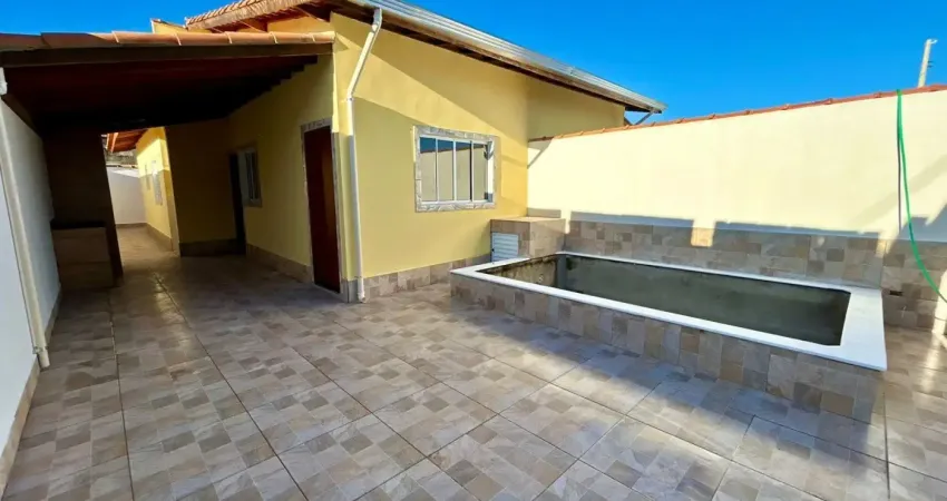 Casa geminada com piscina e área gourmet, no bairro jardim regina