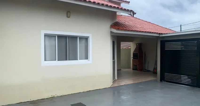 Casa à venda com piscina e área gourmet, no bairro jardim grandesp