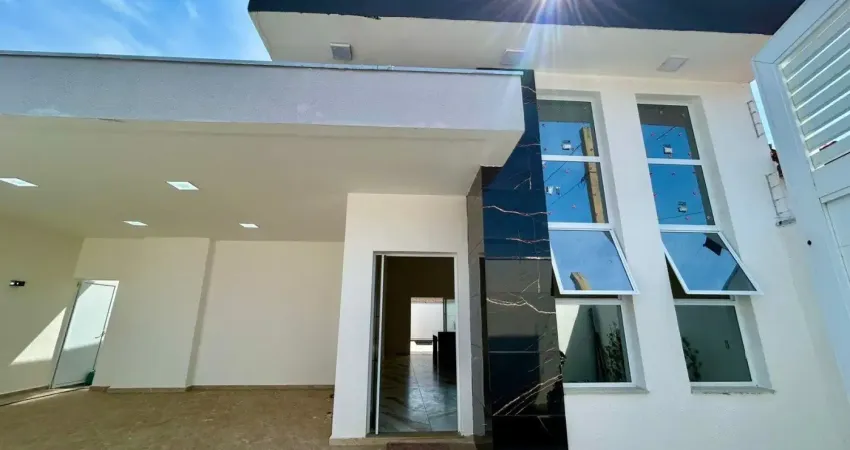 Casa à venda com piscina e área gourmet, no bairro balneário tupy